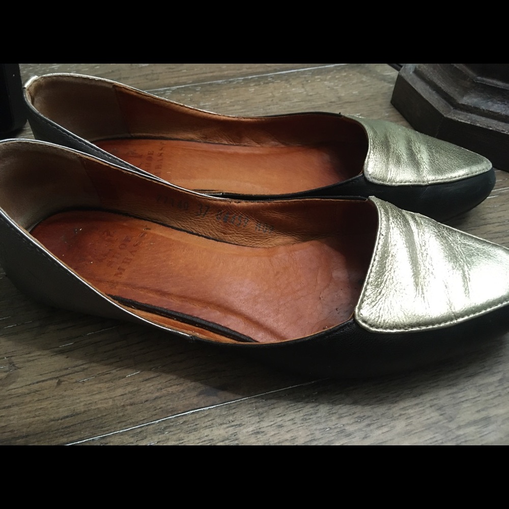 Black and gold leather flats pointy ballerinas